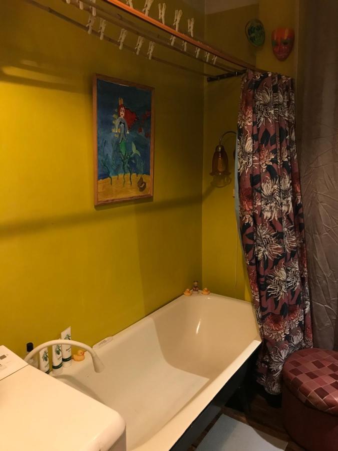 Cozy Condo For Up To 3 Travellers, With Kitchen And Bath Riga Eksteriør bilde